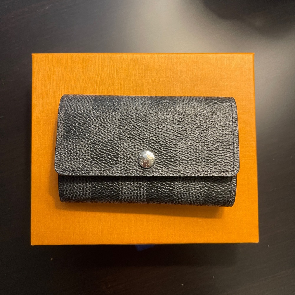 Louis Vuitton 6 Key Holder (Damier Graphite)